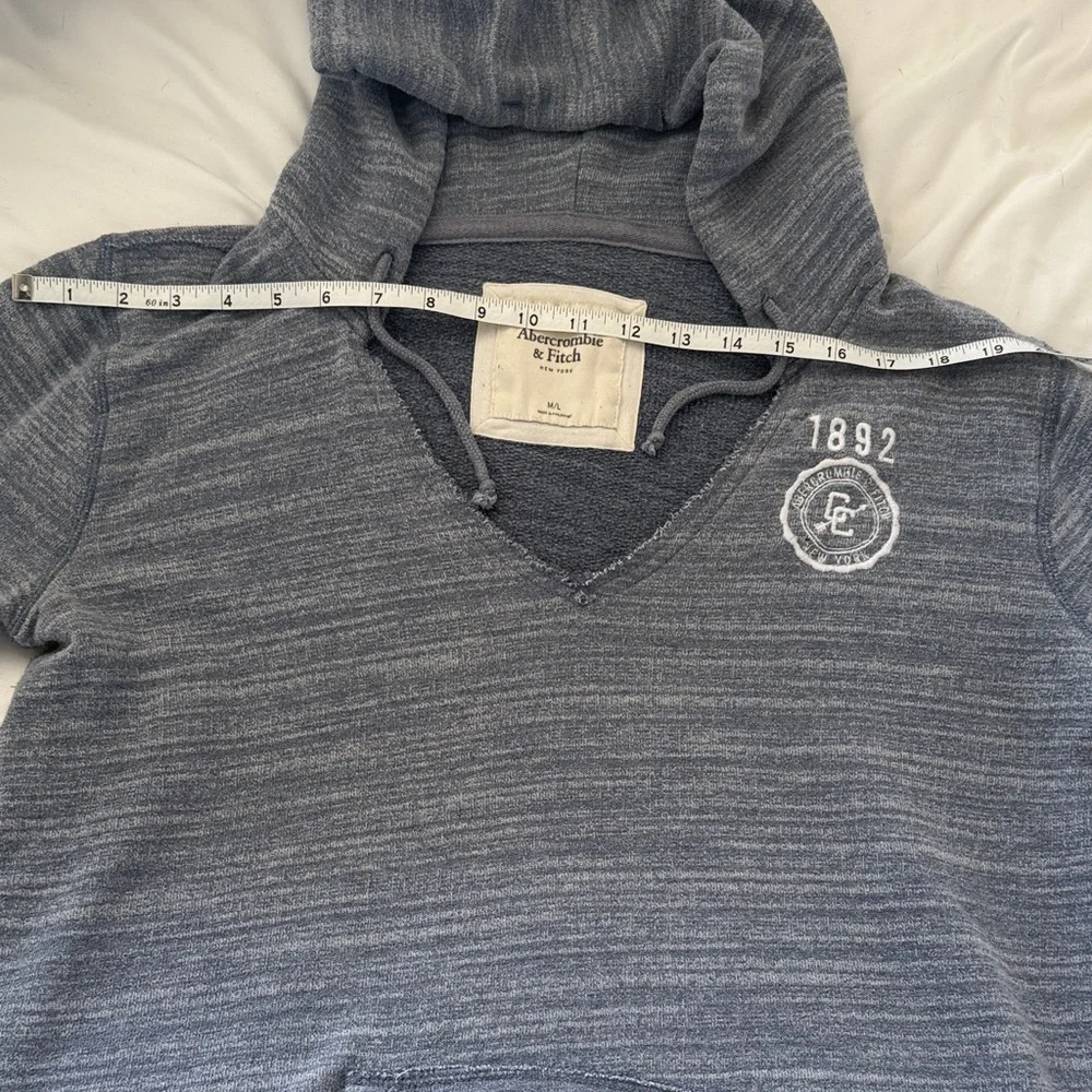 Abercrombie & Fitch Light Blue V-Neck Hooded Sweater Size M/L - Picture 6 of 9